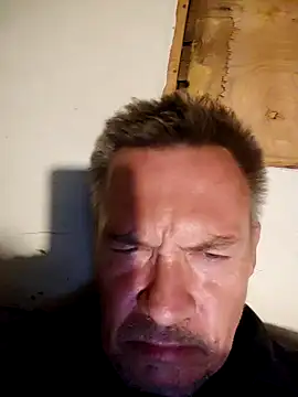 Snapshot of ed44435 chatting on 10/27/25, 10:05 ed44435 online show from 10/27/25, 10:05