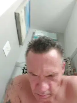 Snapshot of ed44435 chatting on 10/10/25, 05:52 ed44435 online show from 10/10/25, 05:52