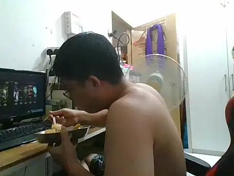 Snapshot of shyboymasturbation chatting on 01/27/25, 11:32 shyboymasturbation online show from 01/27/25, 11:32