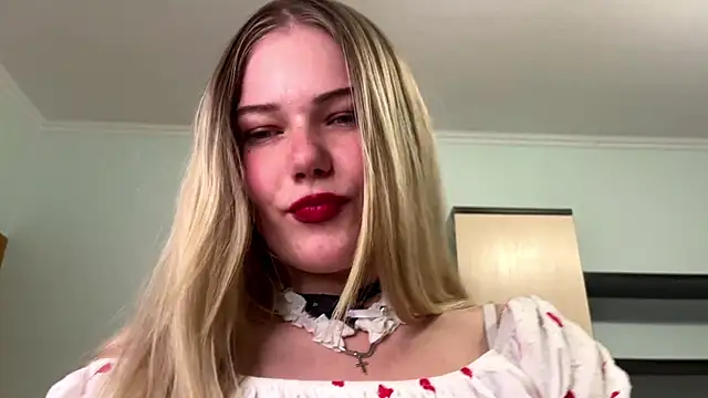 SteffaLains online show from 06/30/26, 04:07