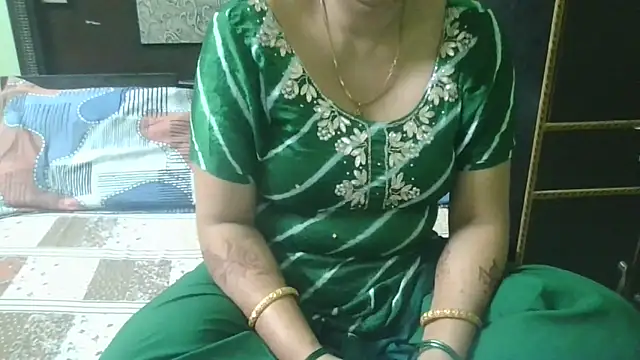 couplesuni online show from 10/16/25, 03:37