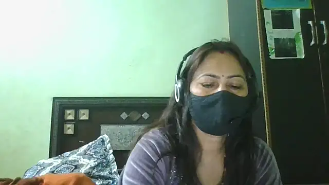 couplesuni online show from 02/11/26, 05:07