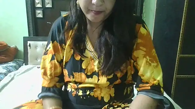 couplesuni online show from 10/28/25, 04:13