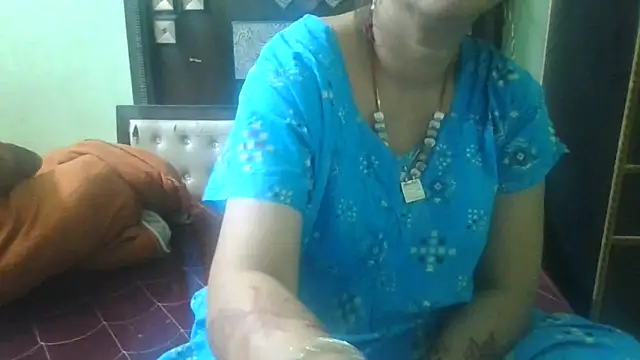 couplesuni online show from 10/13/25, 10:39