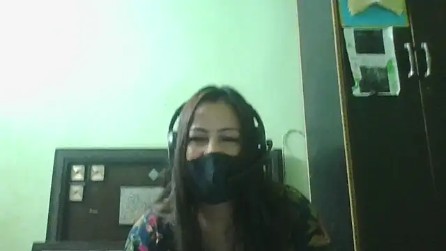 couplesuni online show from 04/11/26, 05:27