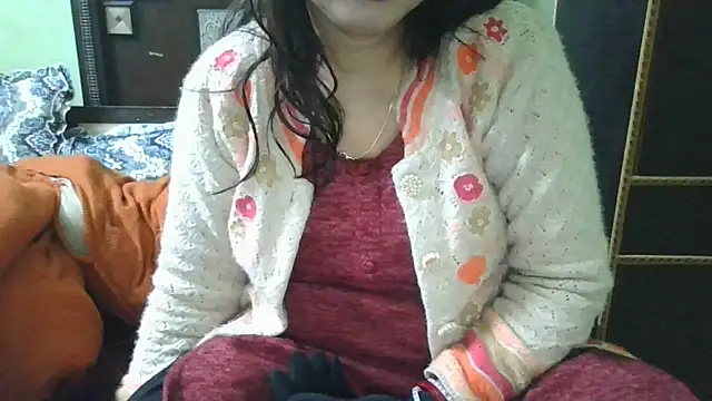 couplesuni online show from 12/17/25, 04:28