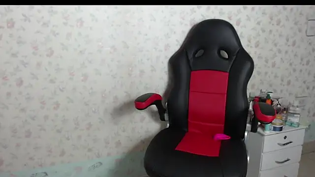 kayla k18 online show from 09/29/25, 11:10