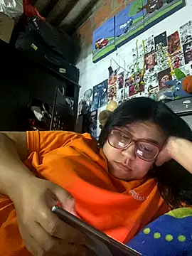 dafne19  online show from 11/11/25, 04:07