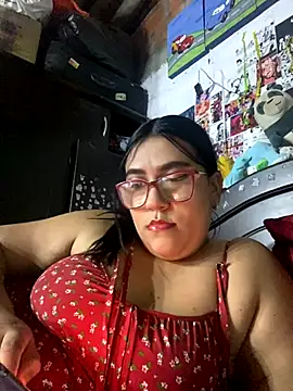 dafne19  online show from 10/28/25, 04:35