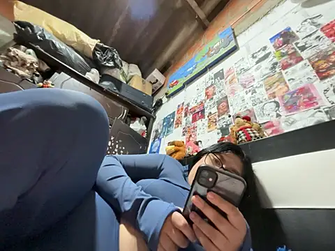dafne19  online show from 04/23/26, 02:29