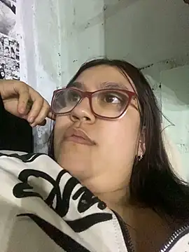 dafne19  online show from 12/22/25, 08:25