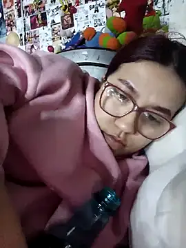 dafne19  online show from 10/13/25, 05:09