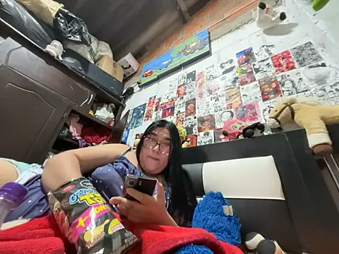 dafne19  online show from 04/03/26, 05:36