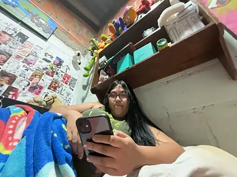 dafne19  online show from 05/19/26, 05:36