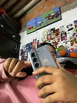 dafne19  online show from 10/25/25, 05:17