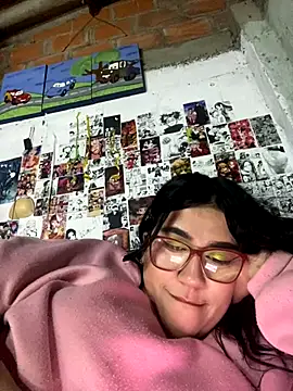 dafne19  online show from 11/23/25, 05:17