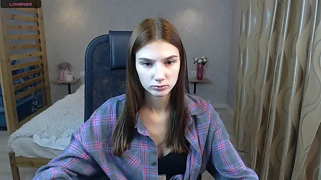 Snapshot of AnaHoney chatting on 09/22/25, 03:23 AnaHoney online show from 09/22/25, 03:23