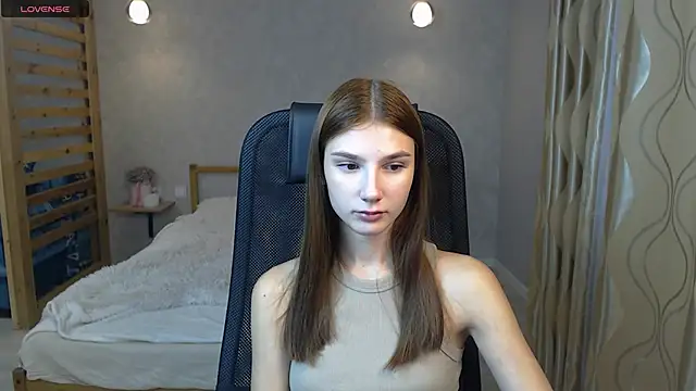 Snapshot of AnaHoney chatting on 10/02/25, 02:48 AnaHoney online show from 10/02/25, 02:48