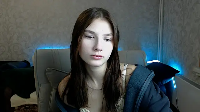 Snapshot of AnaHoney chatting on 02/18/25, 01:10 AnaHoney online show from 02/18/25, 01:10