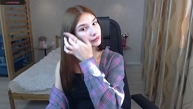 Snapshot of AnaHoney chatting on 09/10/25, 01:04 AnaHoney online show from 09/10/25, 01:04
