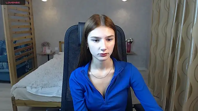Snapshot of AnaHoney chatting on 09/20/25, 02:27 AnaHoney online show from 09/20/25, 02:27