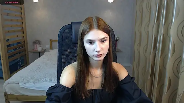 Snapshot of AnaHoney chatting on 09/18/25, 07:44 AnaHoney online show from 09/18/25, 07:44