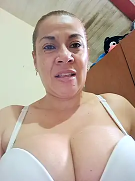 Zaralu  online show from 11/17/25, 01:48