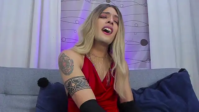 Snapshot of LukaCastillo chatting on 03/18/25, 09:23 LukaCastillo online show from 03/18/25, 09:23