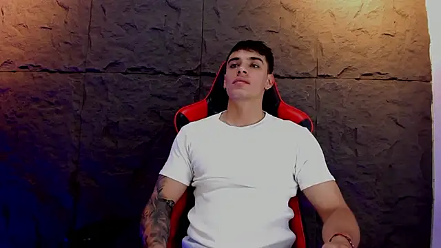 Snapshot of joseph_boy chatting on 12/04/25, 11:53 joseph boy online show from 12/04/25, 11:53