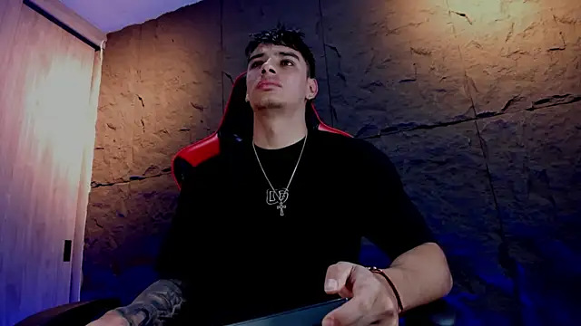 Snapshot of joseph_boy chatting on 11/06/25, 11:36 joseph boy online show from 11/06/25, 11:36