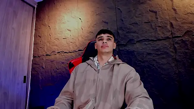 Snapshot of joseph_boy chatting on 10/12/25, 11:33 joseph boy online show from 10/12/25, 11:33