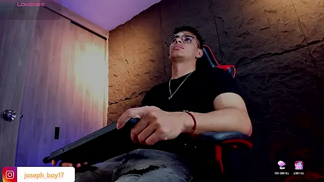 Snapshot of joseph_boy chatting on 11/03/25, 11:36 joseph boy online show from 11/03/25, 11:36