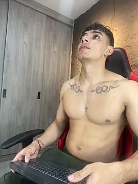 Snapshot of joseph_boy chatting on 03/21/25, 12:17 joseph boy online show from 03/21/25, 12:17