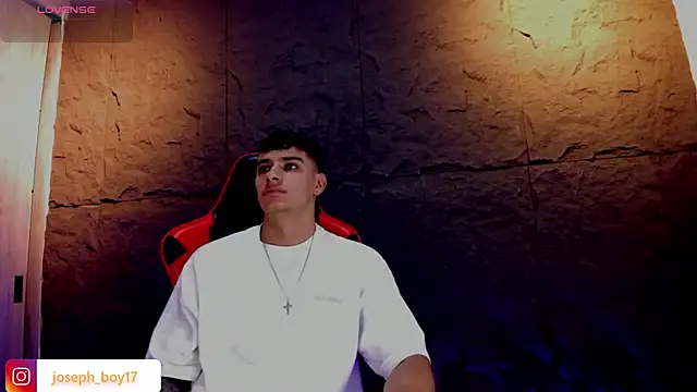 Snapshot of joseph_boy chatting on 11/10/25, 11:48 joseph boy online show from 11/10/25, 11:48