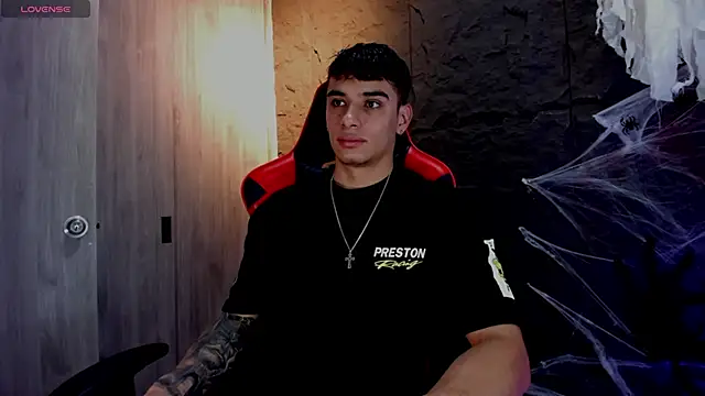 Snapshot of joseph_boy chatting on 10/24/25, 11:53 joseph boy online show from 10/24/25, 11:53