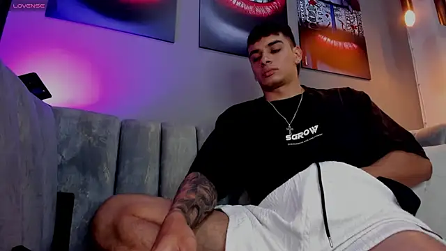 Snapshot of joseph_boy chatting on 12/01/25, 02:34 joseph boy online show from 12/01/25, 02:34