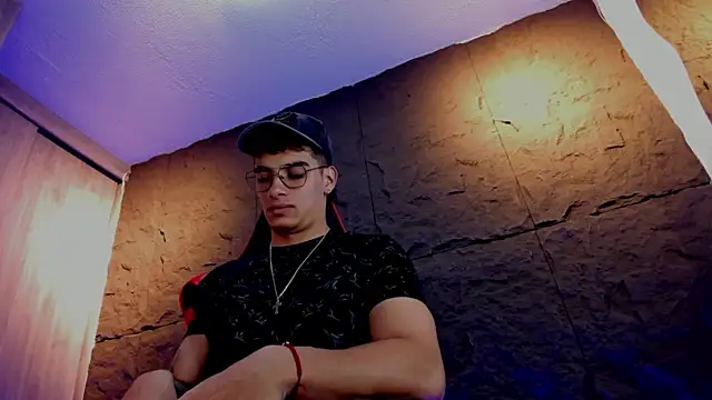 Snapshot of joseph_boy chatting on 11/05/25, 11:46 joseph boy online show from 11/05/25, 11:46