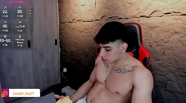 Snapshot of joseph_boy chatting on 03/19/25, 04:02 joseph boy online show from 03/19/25, 04:02