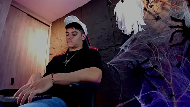 Snapshot of joseph_boy chatting on 10/23/25, 11:31 joseph boy online show from 10/23/25, 11:31