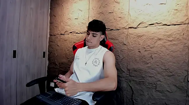 Snapshot of joseph_boy chatting on 03/22/25, 02:58 joseph boy online show from 03/22/25, 02:58