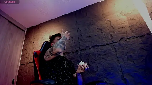 Snapshot of joseph_boy chatting on 10/20/25, 11:55 joseph boy online show from 10/20/25, 11:55