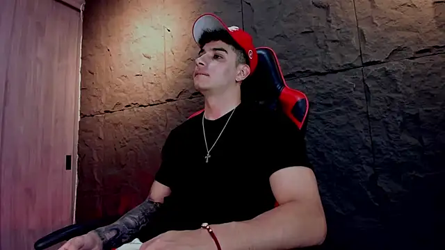 Snapshot of joseph_boy chatting on 10/10/25, 11:44 joseph boy online show from 10/10/25, 11:44