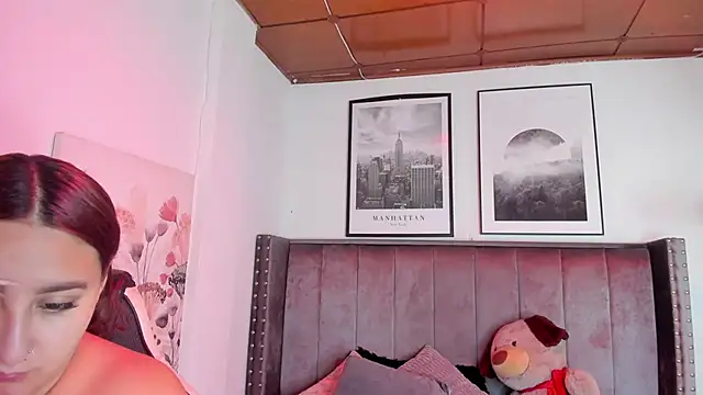 Alaia Cute online show from 11/20/25, 03:51