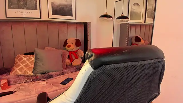 Alaia Cute online show from 09/20/25, 03:55