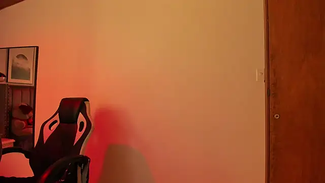 Alaia Cute online show from 09/16/25, 03:40