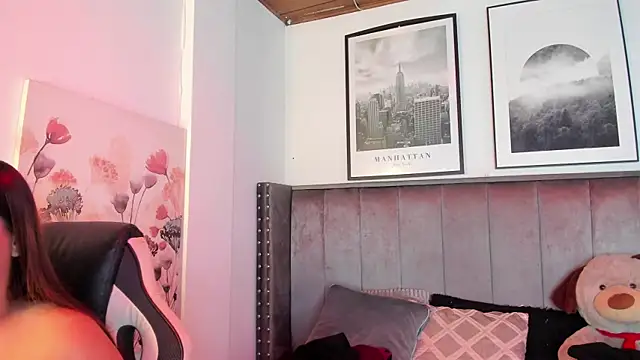Alaia Cute online show from 10/05/25, 03:52