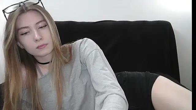 ErikaShyy online show from 05/12/26, 11:49