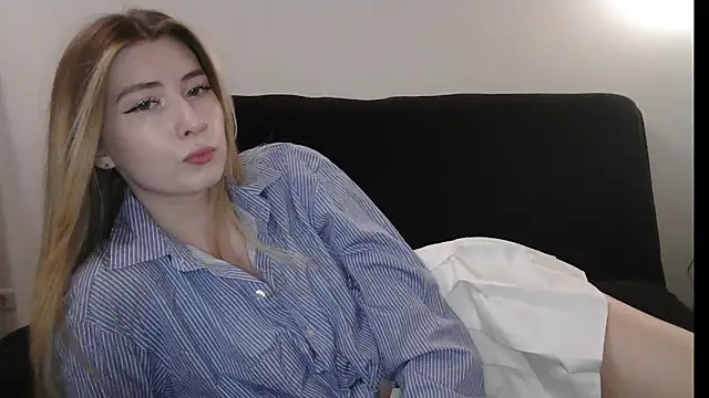 ErikaShyy online show from 03/04/26, 10:56