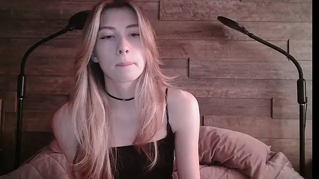 ErikaShyy online show from 03/18/25, 10:50