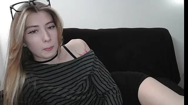 ErikaShyy online show from 03/12/26, 10:52